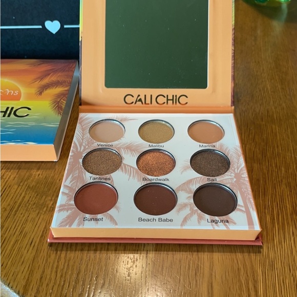 Beauty creations calichic eyeshadow pallet - Picture 7 of 10